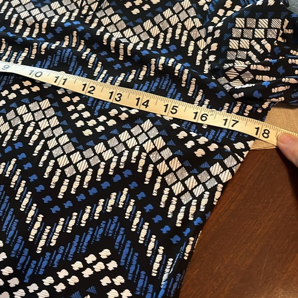 Size 4 - Picture 5 of 6